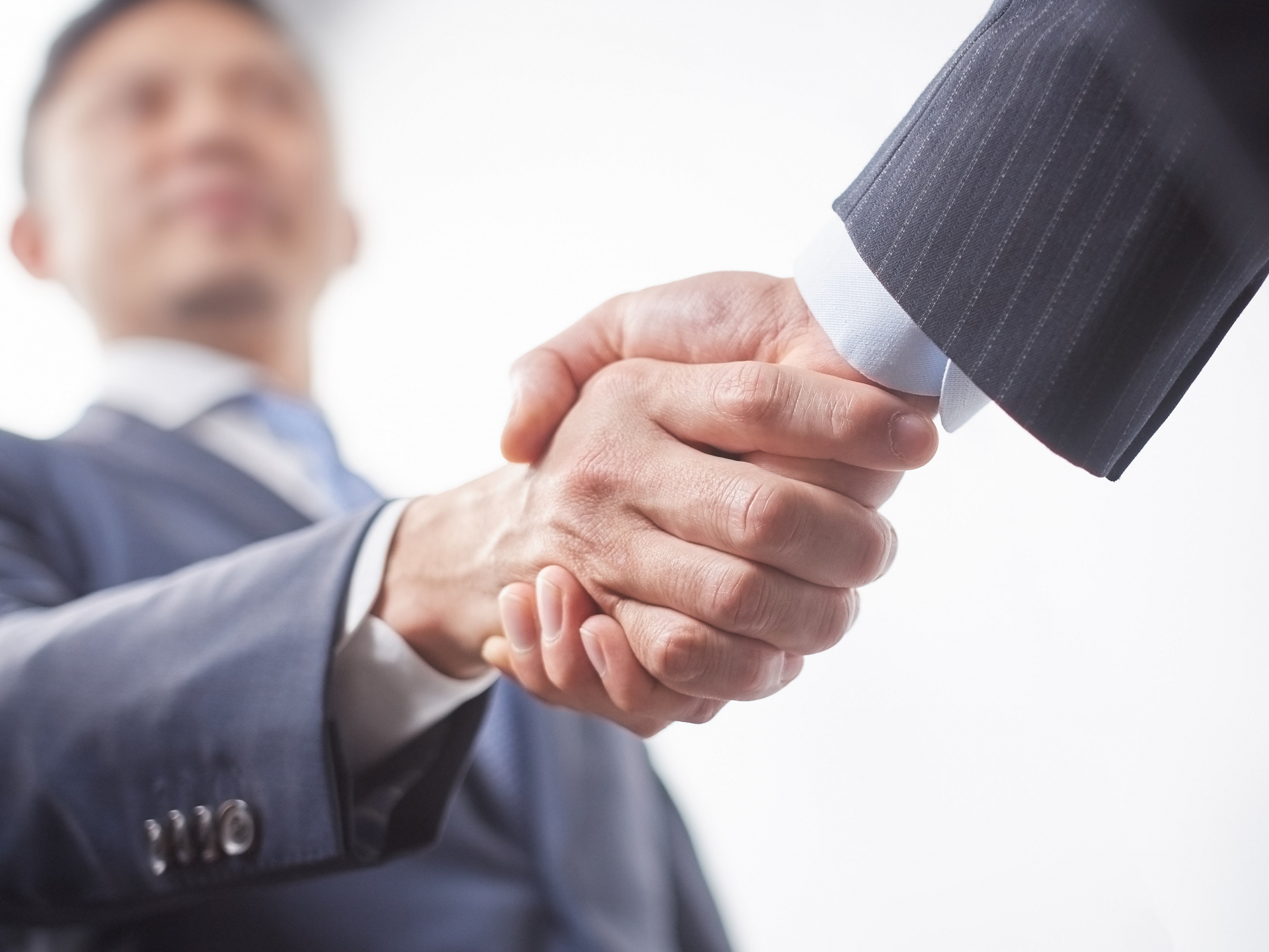 会社の悩みを抱える経営者様、年金や社会保険などを相談したいなど皆さまのお悩みを解決いたします